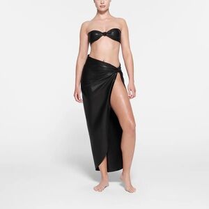 SKIMS KNOTTED BANDEAU BIKINI TOP